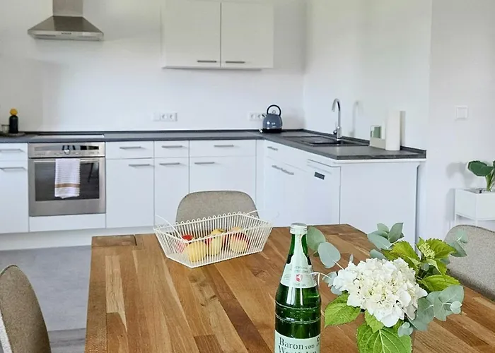 Modern In Nature With A View Feriehus