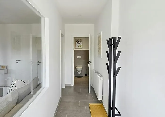 Modern In Nature With A View *