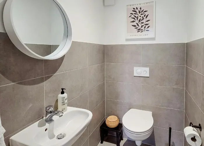 Modern In Nature With A View Feriehus